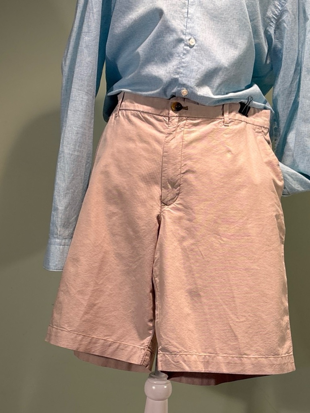 Mens Izod khaki chino style shorts size 36